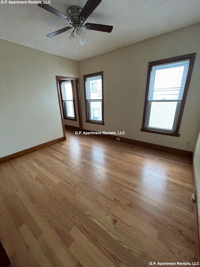 Building Photo - 91 Swan St