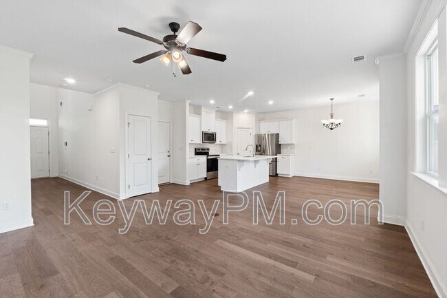 Building Photo - 738 Woodvine Dr