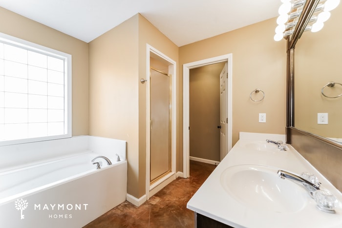Building Photo - 252 Greensview Dr
