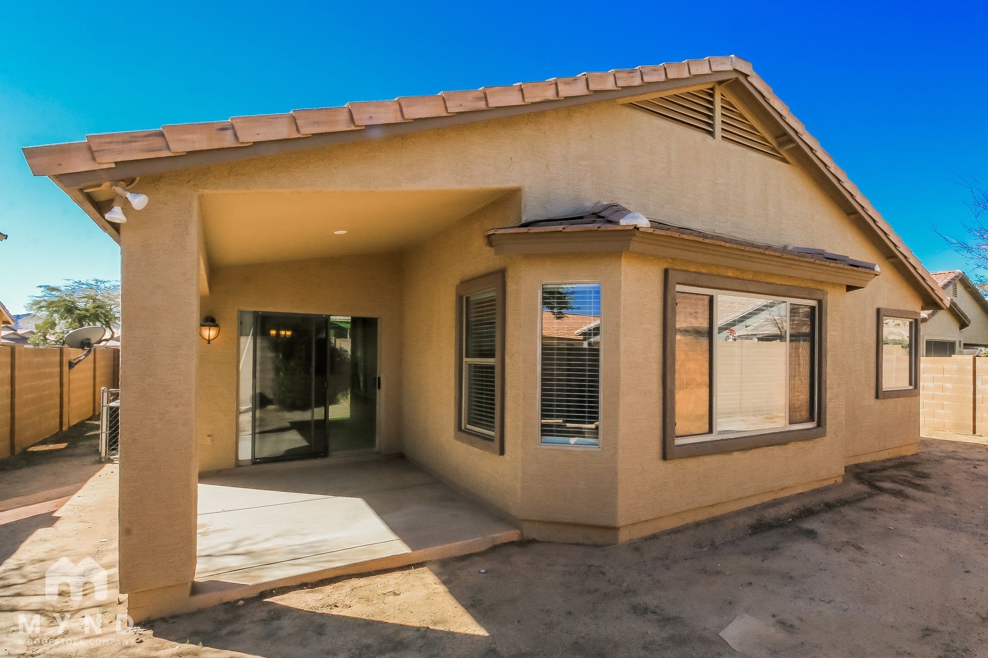 Building Photo - 22354 E Via Del Rancho Rd