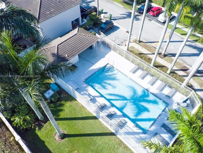 Building Photo - 136 SW 169th Ave