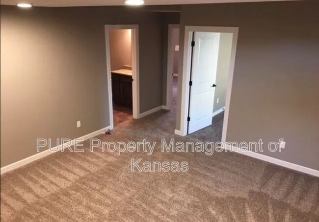 Building Photo - 4419 SE Gemstone Lane