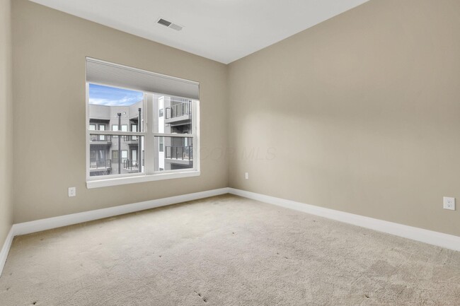 Building Photo - 6633 Dale Dr