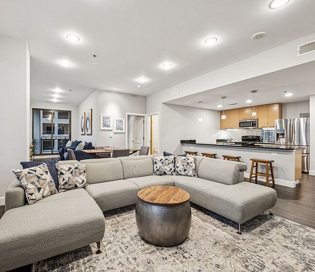 Building Photo - 1200 Main St