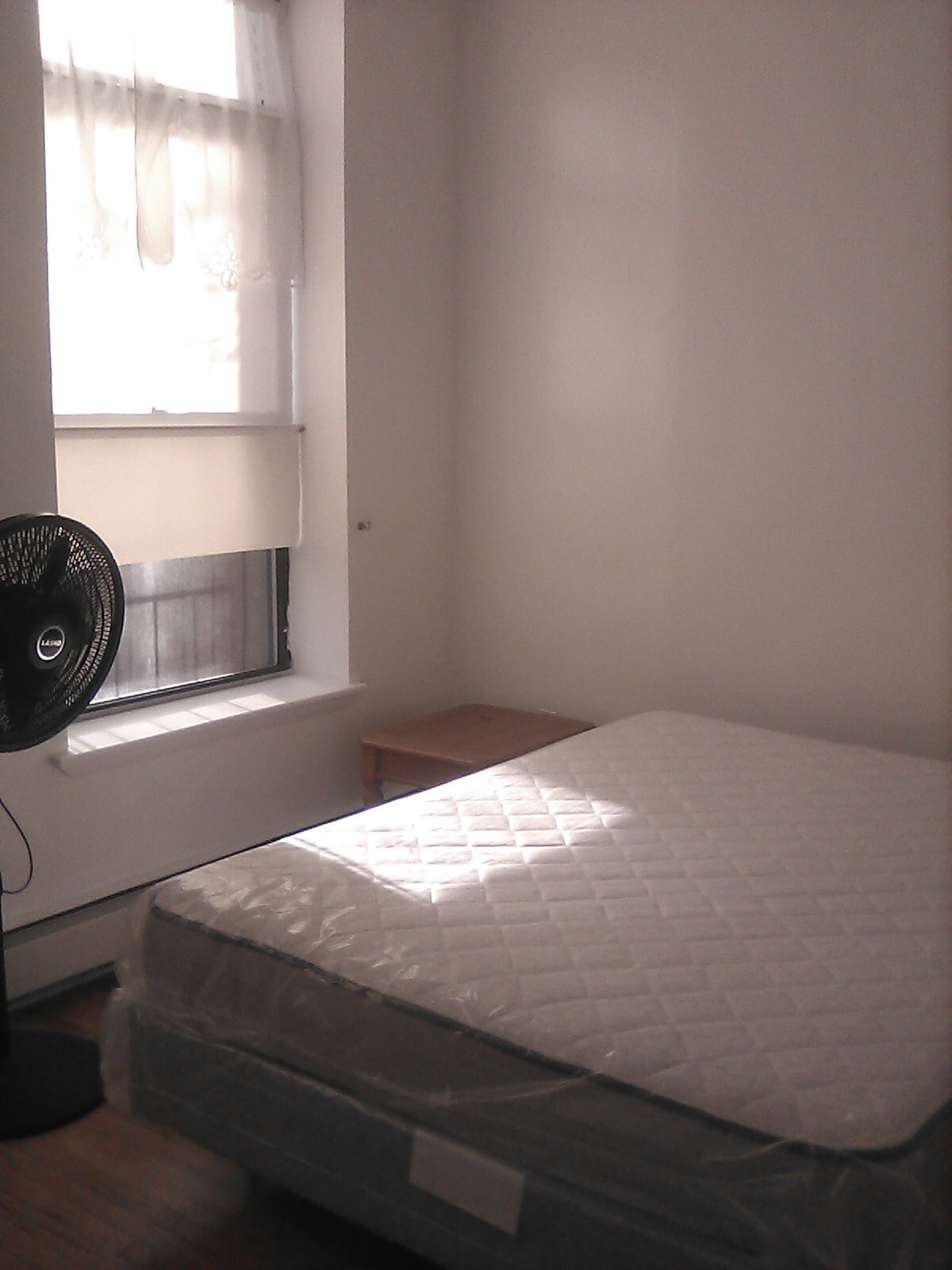 Private Room $1300 - 322 E 120th St