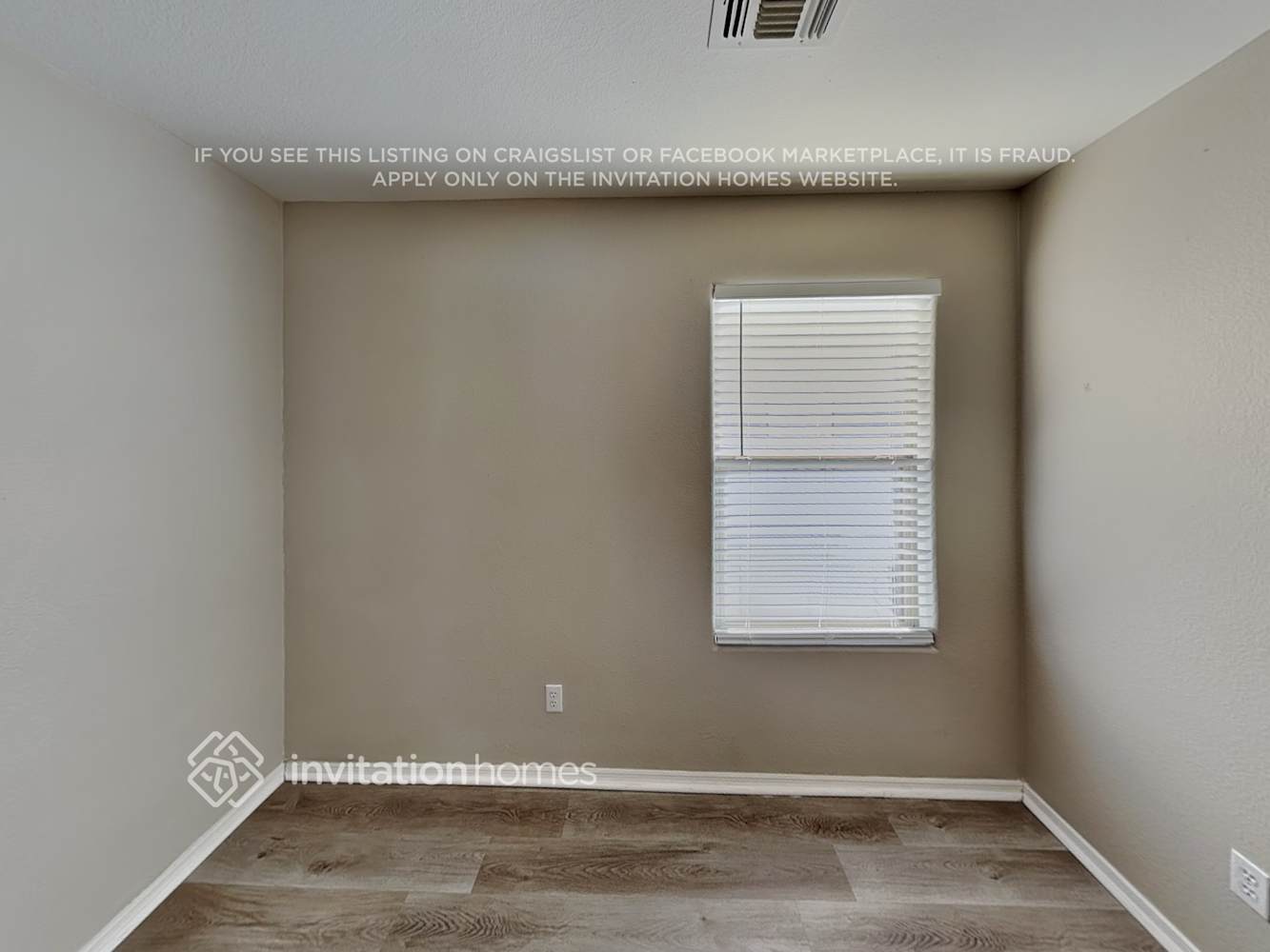 Building Photo - 1895 E Desert Rose Trail