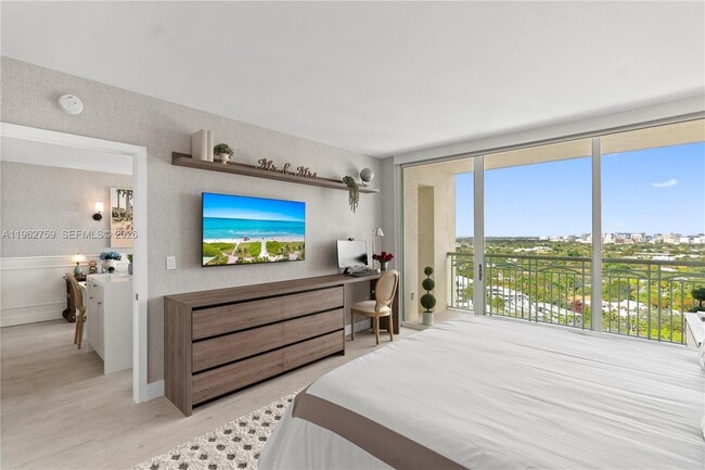 Building Photo - 3350 SW 27th Ave