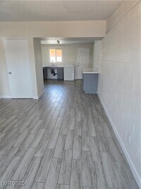 Building Photo - 2107 Statz St
