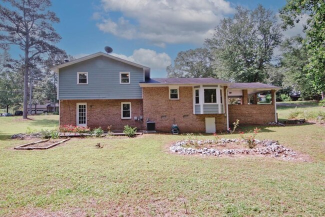 Building Photo - 4033 Scenic Mountain Dr SW