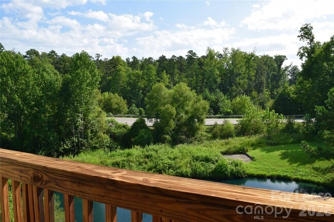 Building Photo - 6321 Park Creek Dr