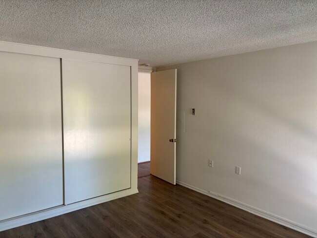 Building Photo - 2280 Via Mariposa W