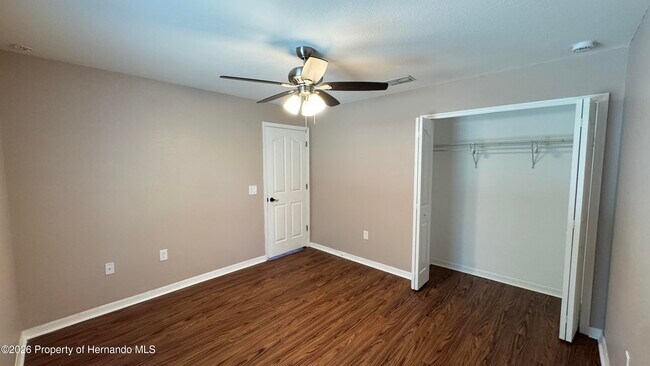 Building Photo - 10 Bellis Ct