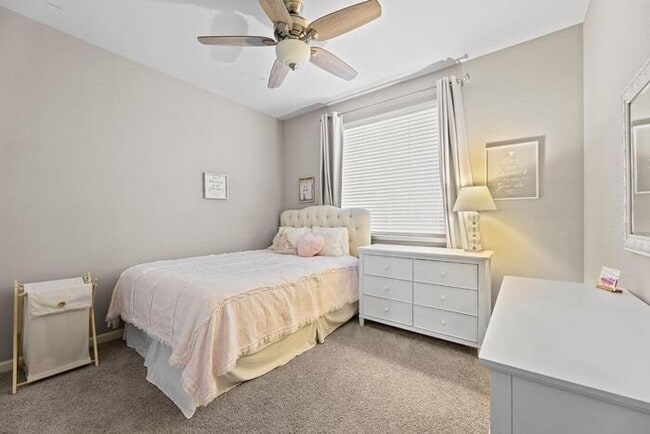 Building Photo - Beautiful 3 Bedroom PLUS bonus Room For Re...