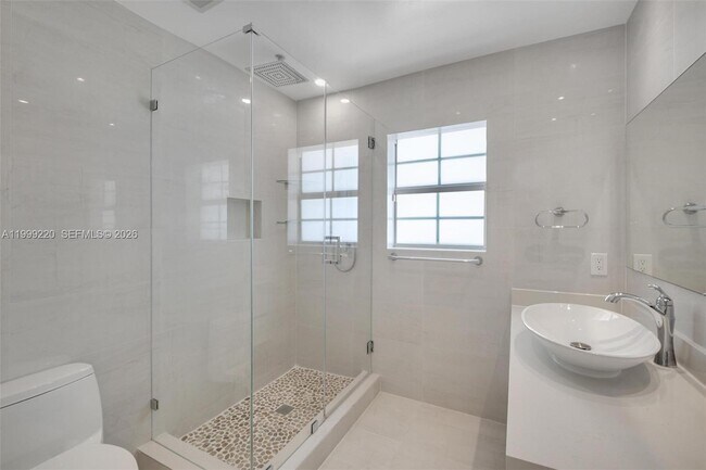 Building Photo - 11401 SW 72nd Pl