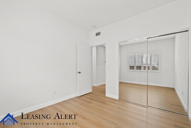 Building Photo - 23459 W Riversbridge Way