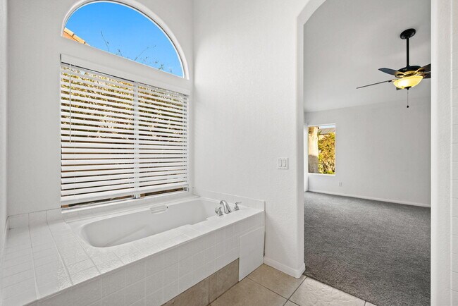 Building Photo - 44260 Villeta Dr