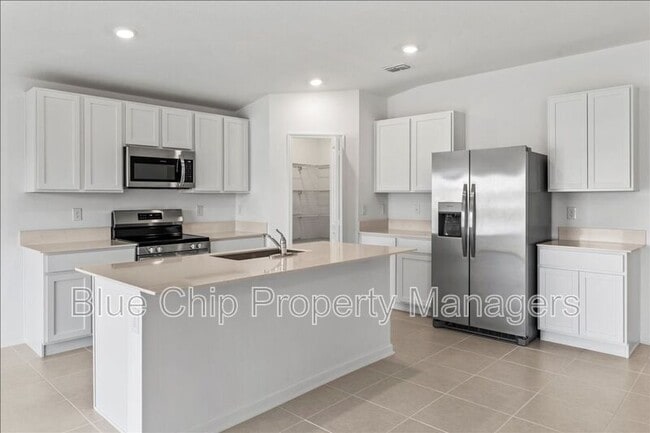 Building Photo - 2295 Green Valley St