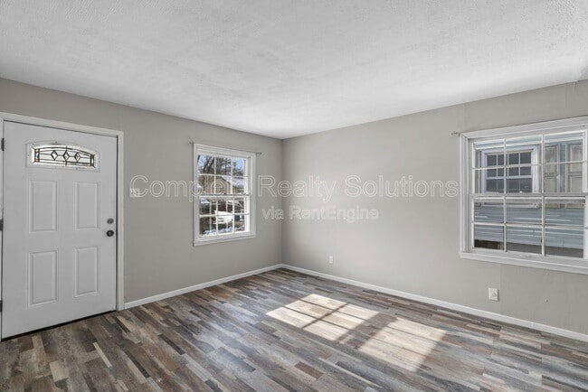 Building Photo - 409 Caithness Rd