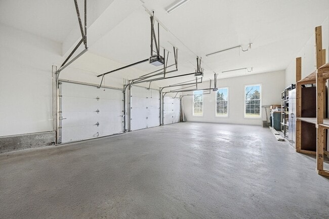 Building Photo - 9 Overlook Rd