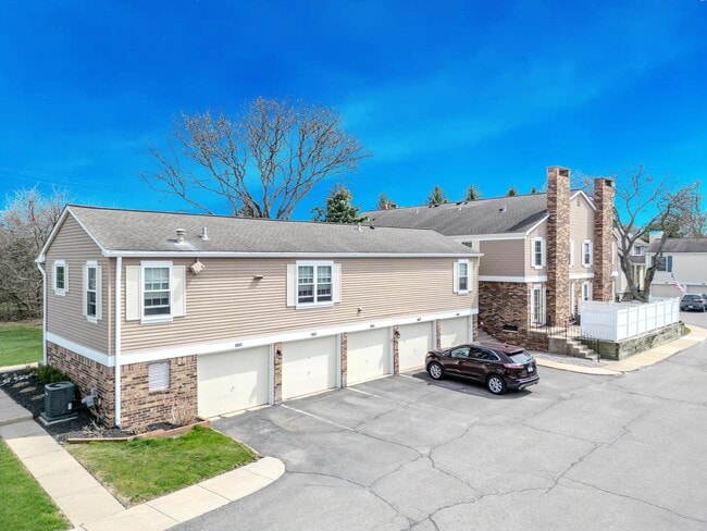 Building Photo - 41705 Broquet Dr