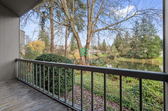 Building Photo - 2 BED & 1.75 BATH FOR RENT