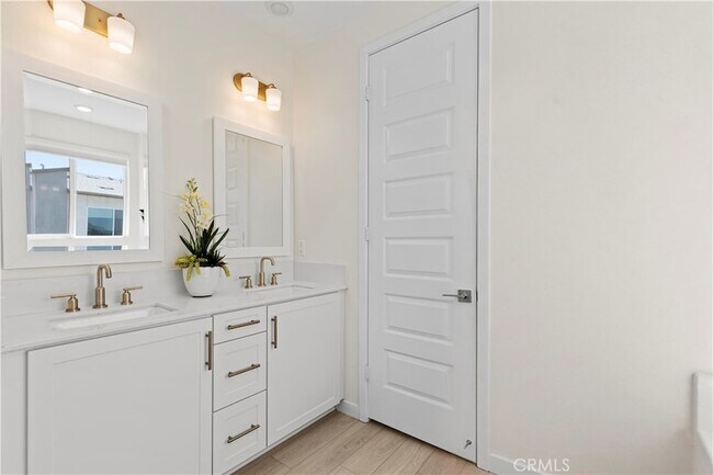Building Photo - 27553 Sanctuary Ct