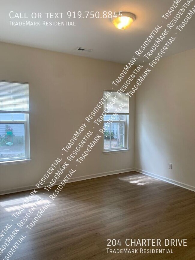 Building Photo - 204 Charter Dr