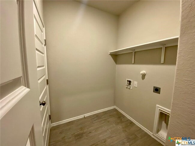 Building Photo - 2440 Dielman Dr