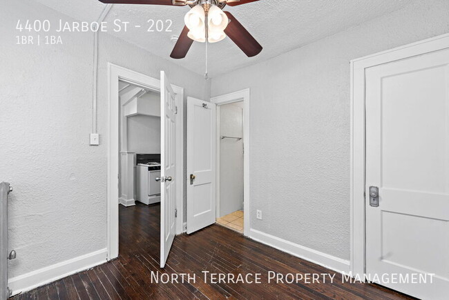 Building Photo - ? 1-Bedroom + Den at Jarboe Place – Vintag...