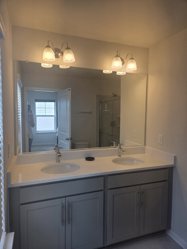 Building Photo - "Experience Modern Comfort: Mostly Furnished 3-Bed, 3.5-Bath Townhouse in Renn Quarter"