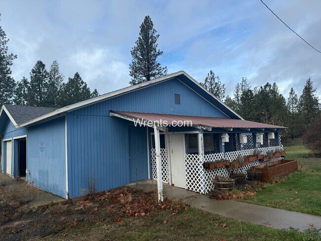 Building Photo - Coming in January! Country Living Homestead Rental