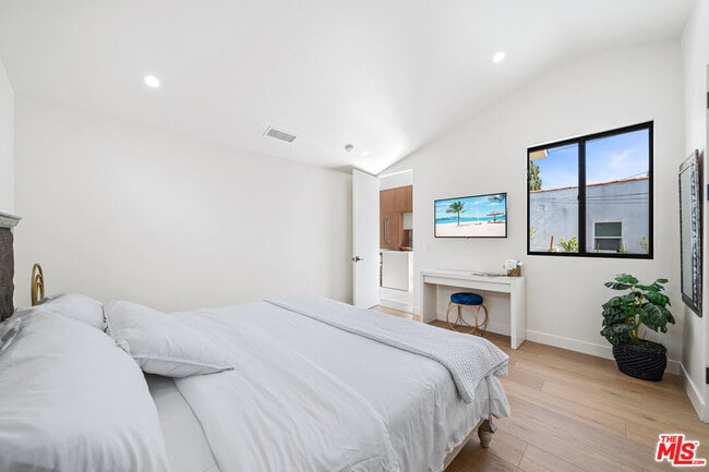 Building Photo - 8982 Norma Pl