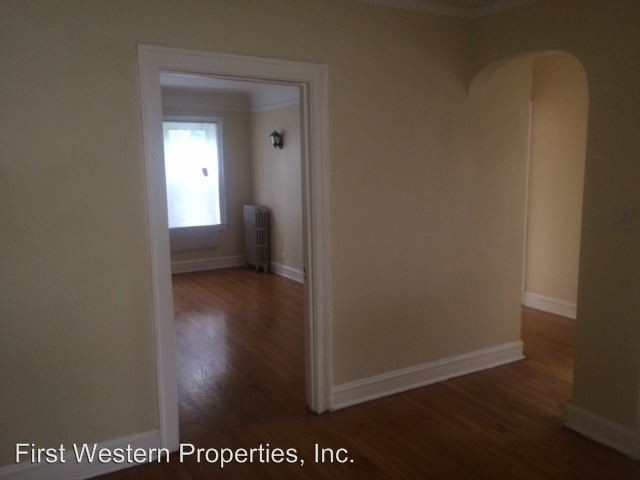 Primary Photo - 2900 N Laramie Ave