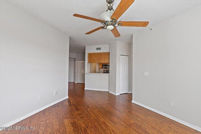 Building Photo - 1010 Bella Vista Blvd