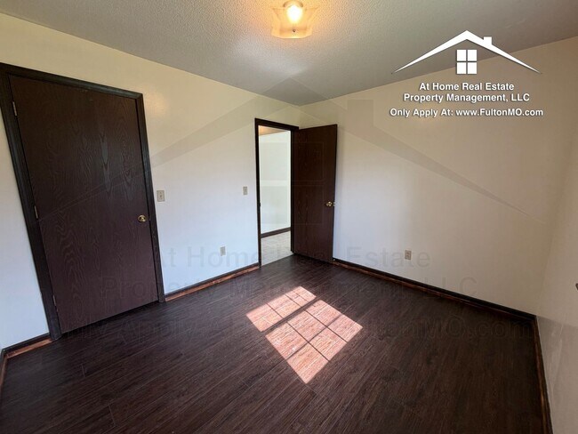 Building Photo - 617 Westview Dr