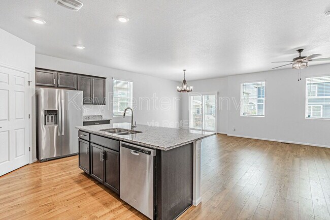 Building Photo - 6037 N Halifax Ct