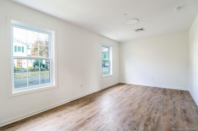 Building Photo - 80 South St