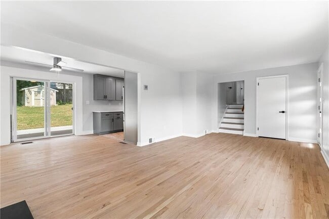 Building Photo - 4030 Circle Dr