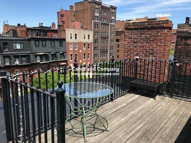 Building Photo - 311 Beacon St