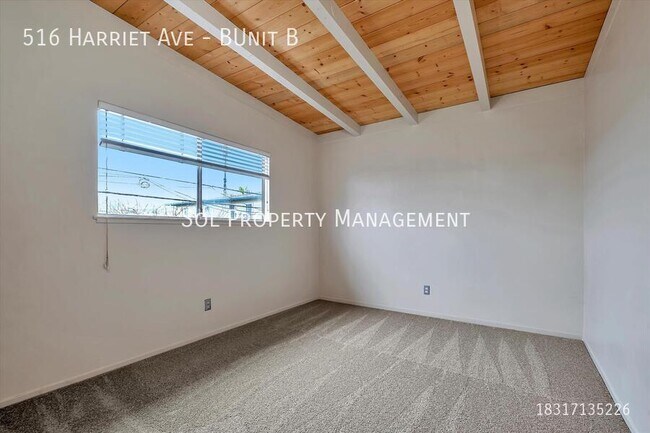Building Photo - 516 Harriet Ave