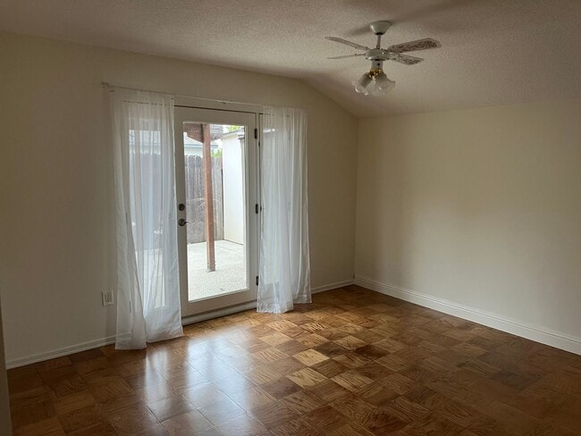 Building Photo - Goleta 3 Bedroom Home