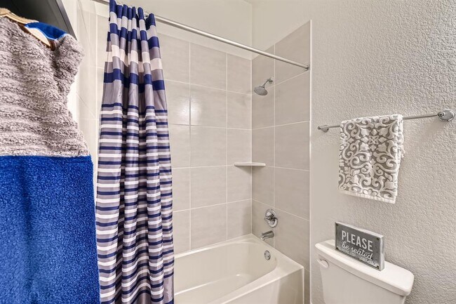 Building Photo - 1332 Modoc Wy