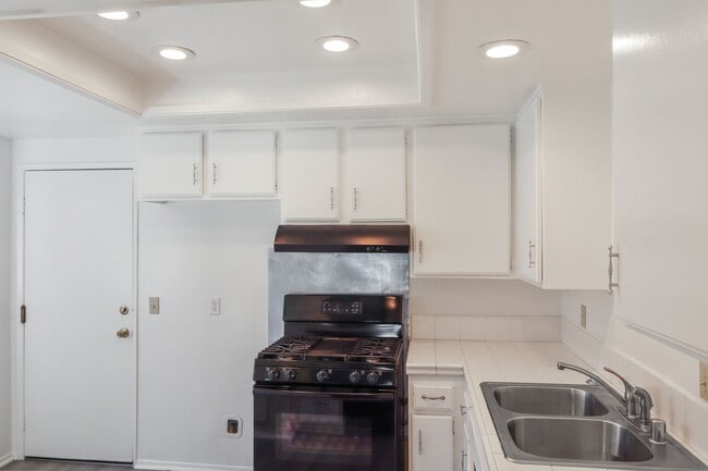 Building Photo - Gated Anaheim 3 Bedroom Home | Attached 2-Car Garage | Central A/C