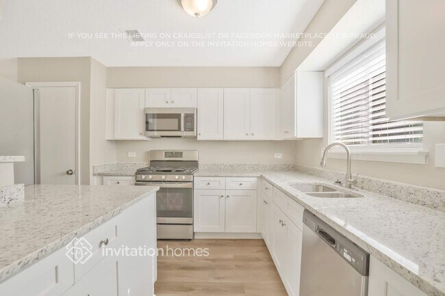 Building Photo - 1194 Realm Ln