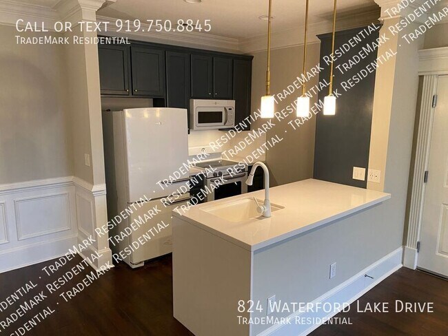 Building Photo - 824 Waterford Lake Dr