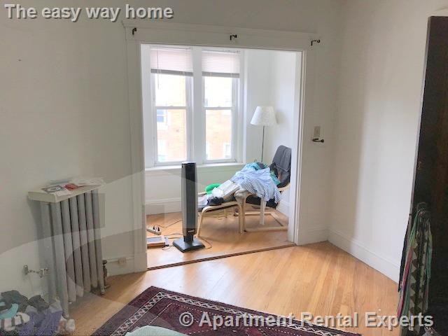 Building Photo - 172 Maple St