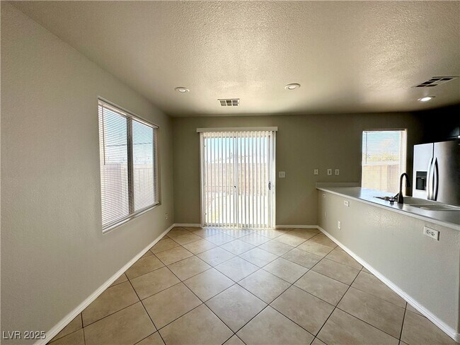 Building Photo - 2119 Tierra Del Verde St