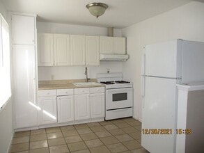 Building Photo - C Street Units