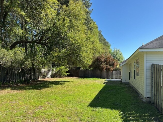 Building Photo - 567 Laurel Hill Cir