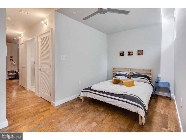 Building Photo - 1308 N Hope St